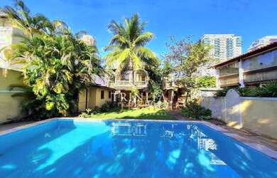 Imagem: A casa em condomínio possui 5 Dormitórios, 5 Banheiros, 4