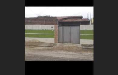 Imagem: A casa possui 2 Dormitórios, 2 Banheiros, 2 Vagas na garagem