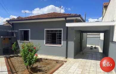 Imagem: A casa possui 3 Dormitórios, 2 Banheiros, 3 Vagas na garagem