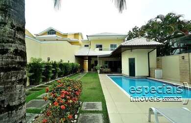 Imagem: A casa em condomínio possui 5 Dormitórios, 5 Banheiros, 5