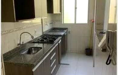 Imagem: O apartamento possui 2 Dormitórios, 1 Banheiro, 1 Vaga na garagem