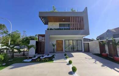 Imagem: A casa em condomínio possui 4 Dormitórios, 5 Banheiros, 2