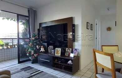 Imagem: O apartamento possui 3 Dormitórios, 1 Banheiro, 1 Vaga na garagem