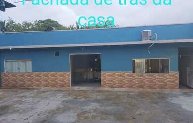 Imagem: A casa possui 4 Dormitórios, 5 Banheiros e 3 Vagas na garagem