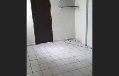 Imagem: A casa possui 4 Dormitórios, 3 Banheiros, 1 Vaga na garagem