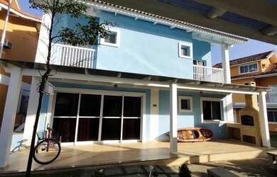 Imagem: A casa possui 3 Dormitórios, 3 Banheiros, 2 Vagas na garagem