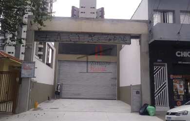 Imagem: O depósito possui 5 Vagas na garagem e 400m² de Área e está