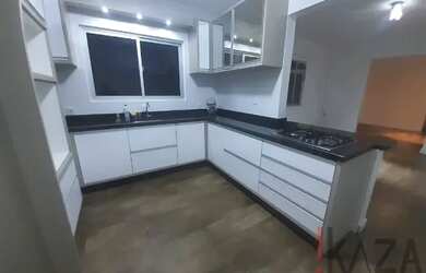 Imagem: A casa possui 5 Dormitórios, 3 Banheiros, 3 Vagas na garagem