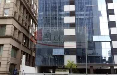 Imagem: O depósito possui 3 Vagas na garagem e 180m² de Área e está