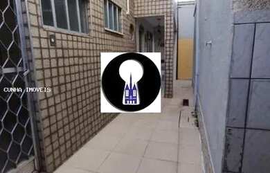 Imagem: A casa possui 3 Dormitórios, 3 Banheiros, 1 Vaga na garagem