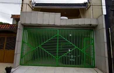 Imagem: A casa em condomínio possui 4 Dormitórios, 3 Banheiros, 210m²