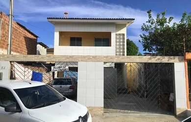 Imagem: A casa possui 2 Dormitórios, 1 Banheiro, 1 Vaga na garagem