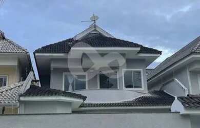 Imagem: A casa em condomínio possui 4 Dormitórios, 5 Banheiros, 2