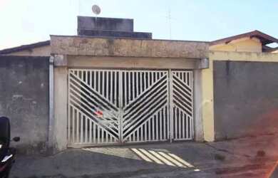 Imagem: A casa possui 2 Dormitórios, 2 Banheiros, 1 Vaga na garagem