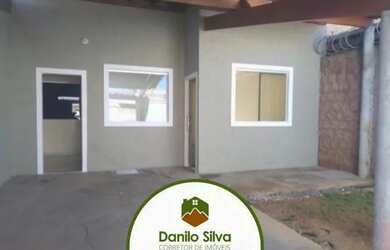 Imagem: A casa possui 2 Dormitórios, 1 Banheiro, 1 Vaga na garagem