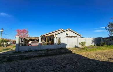 Imagem 5: Belissima casa terrea de esquina, 3 dormitorios, semi mobiliada e com piscina, no Loteamen