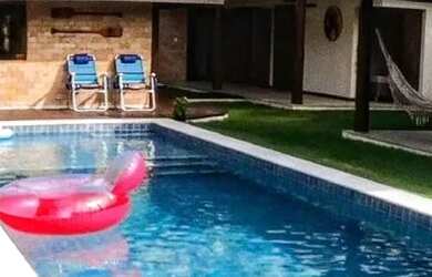 Imagem: A casa possui 5 Dormitórios, 3 Banheiros, 280m² de Área e