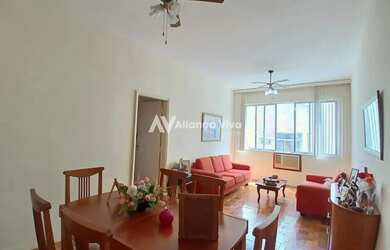 Imagem: O apartamento possui 3 Dormitórios, 3 Banheiros, 100m² de