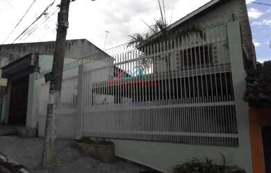 Imagem: O depósito possui 3 Vagas na garagem, 340m² de Área e está