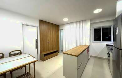 Imagem: O apartamento possui 1 Dormitório, 1 Banheiro, 2 Vagas na garagem