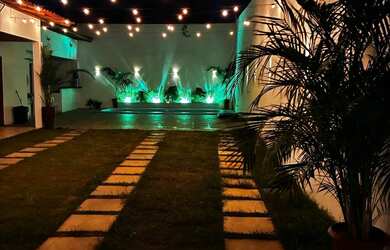 Imagem: A casa possui 1 Dormitório e 2 Banheiros e está localizado