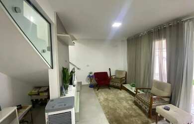 Imagem: A casa em condomínio possui 4 Dormitórios, 4 Banheiros, 2