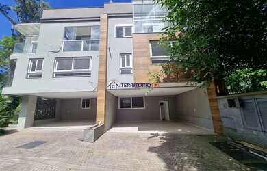 Imagem: A casa em condomínio possui 4 Dormitórios, 4 Banheiros, 2