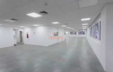 Imagem: O depósito possui 4 Vagas na garagem, 356m² de Área e está