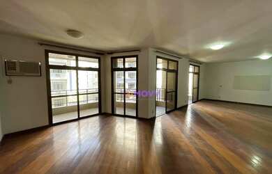 Imagem: O apartamento possui 4 Dormitórios, 3 Banheiros, 3 Vagas na