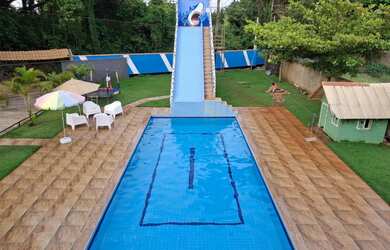 Imagem: A chácara possui 900m² de Área e está localizado em Caguassu