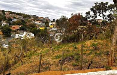 Imagem: O terreno possui 360m² de Área e está localizado em Aeronautas