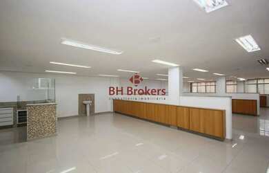 Imagem: O depósito possui 5 Vagas na garagem, 2.600m² de Área e