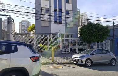 Imagem: O apartamento possui 2 Dormitórios, 1 Banheiro, 1 Vaga na garagem