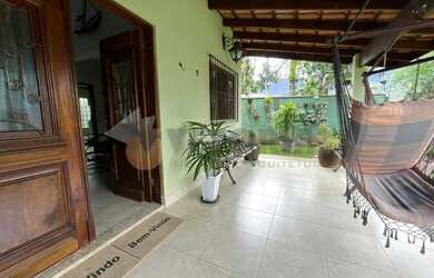 Imagem: A casa possui 5 Dormitórios, 5 Banheiros, 3 Vagas na garagem