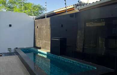 Imagem: A casa em condomínio possui 3 Dormitórios, 3 Banheiros e está