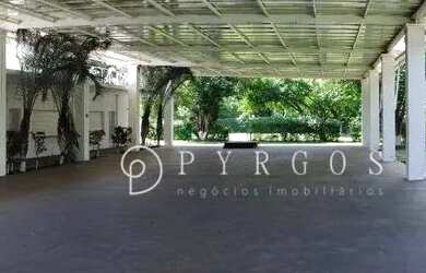 Imagem: O depósito possui 5 Vagas na garagem e 13000m² de Área e