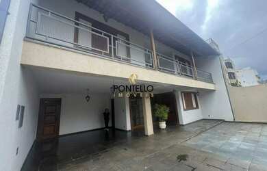 Imagem: A casa possui 5 Dormitórios, 1 Banheiro, 4 Vagas na garagem