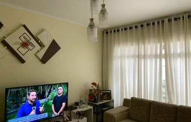 Imagem: A casa possui 2 Dormitórios, 2 Banheiros, 2 Vagas na garagem