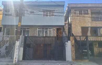 Imagem: A casa possui 3 Dormitórios, 4 Banheiros, 3 Vagas na garagem