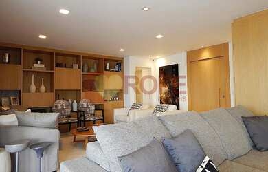 Imagem: O apartamento possui 4 Dormitórios, 5 Banheiros, 5 Vagas na