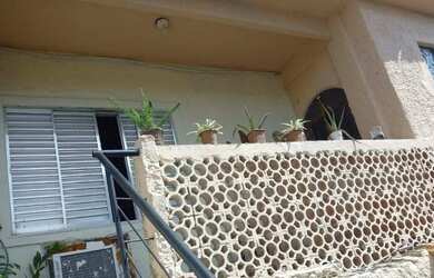 Imagem: A casa possui 1 Dormitório, 1 Banheiro e está localizado