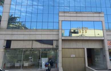 Imagem: O depósito possui 1 Vaga na garagem e 60m² de Área e está