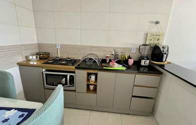 Imagem: O apartamento possui 2 Dormitórios, 1 Banheiro, 2 Vagas na