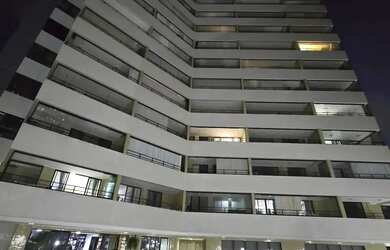 Imagem: O apartamento possui 1 Dormitório, 1 Banheiro, 1 Vaga na garagem