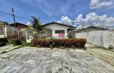 Imagem: A casa em condomínio possui 3 Dormitórios, 3 Banheiros, 5
