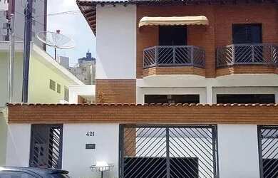 Imagem: A casa possui 3 Dormitórios, 3 Banheiros, 5 Vagas na garagem