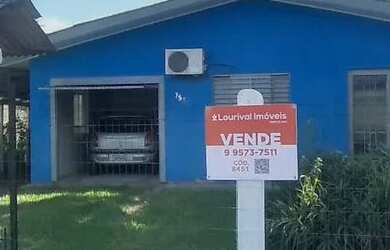 Imagem: A casa possui 4 Dormitórios, 3 Banheiros, 3 Vagas na garagem