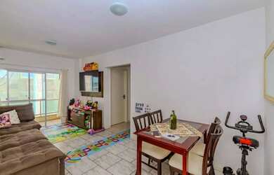 Imagem: O apartamento possui 2 Dormitórios, 1 Banheiro, 76m² de Área