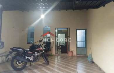 Imagem: A casa possui 2 Dormitórios, 1 Banheiro, 1 Vaga na garagem