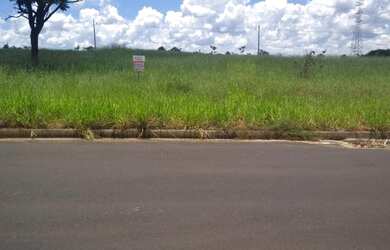 Imagem: O terreno possui 250m² de Área e está localizado em Patrimônio